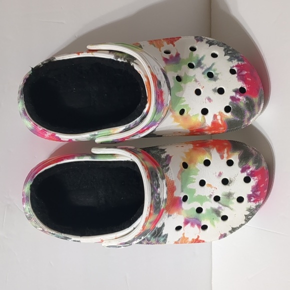 Tie Dye Fuzzy Lined Crocs unisex women 6 Men 4 - Picture 3 of 8
